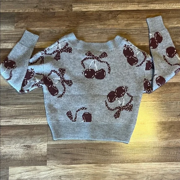 Gray and Maroon V-Neck Sweater - Picture 3 of 5